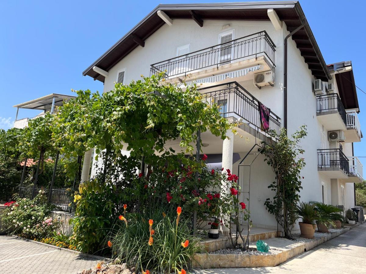 Apartments Logos Trogir Bagian luar foto