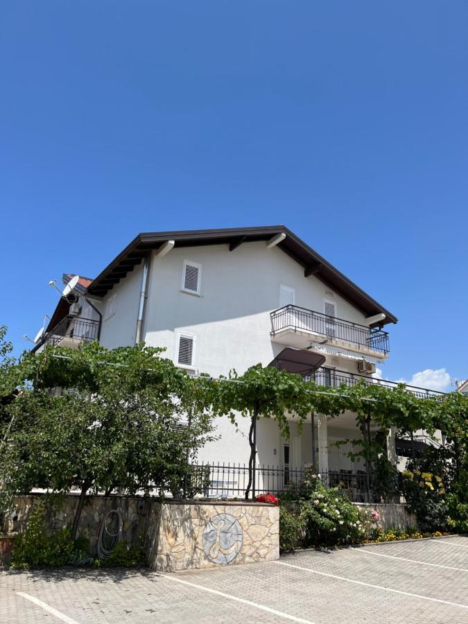 Apartments Logos Trogir Bagian luar foto