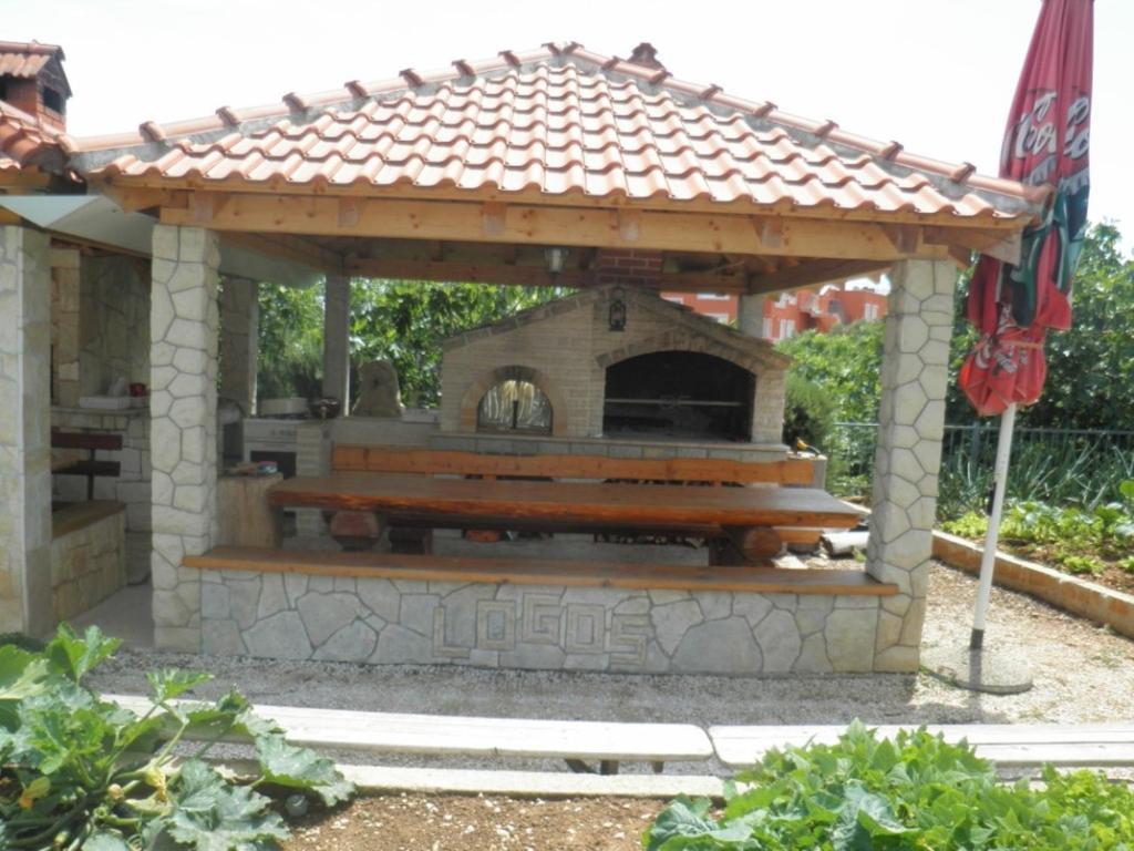 Apartments Logos Trogir Bagian luar foto